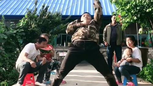 跳舞的吃瓜群众,吃瓜群众的热议瞬间